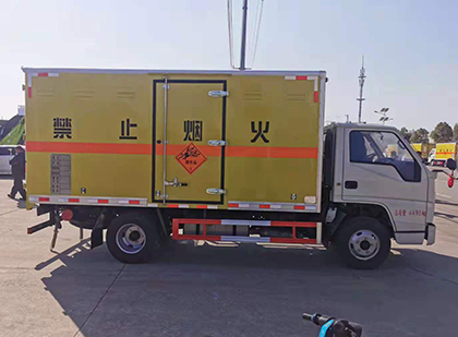 兰考爆破器材运输车技术升级与安全合规新趋势