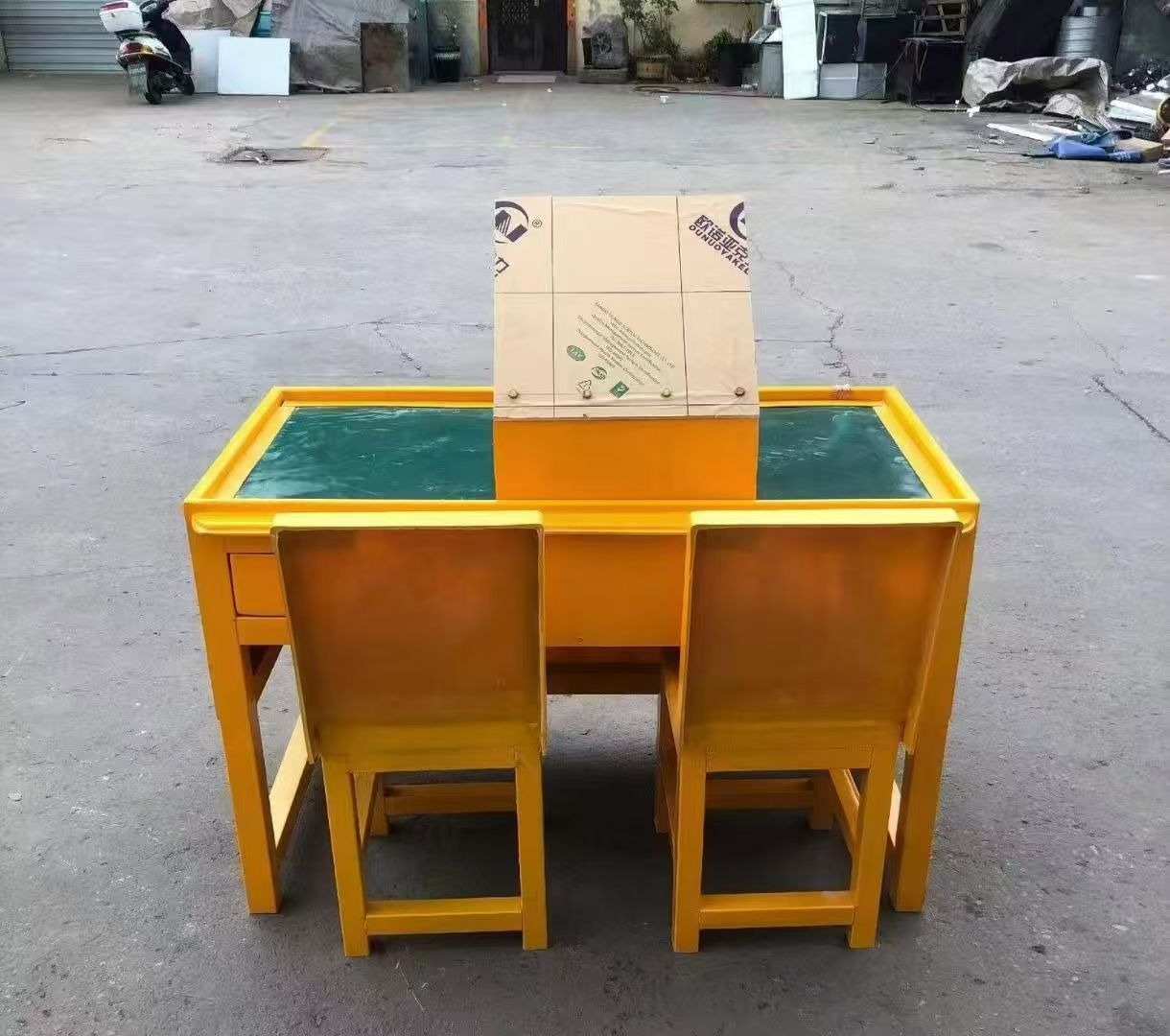 兰考防静电导通桌井下煤矿火工品发放桌：危险品流转的安全守护者